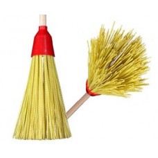 Метла круглая «Помощница», пластик с деревянным черенком (3 кольца) 1 сорт